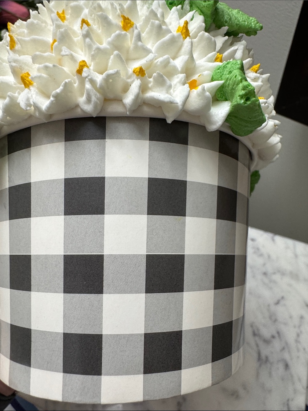 Faux White Floral Decor with Lemon Slice and Green Leaves - fake - Picture 7 of 8